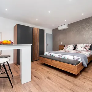  Apartment Ana