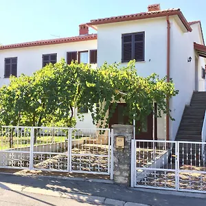  Apartment Carmelo