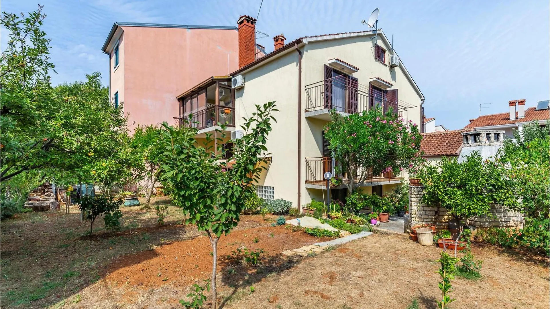 3 Bedroom Stunning Apartment In Rovinj
