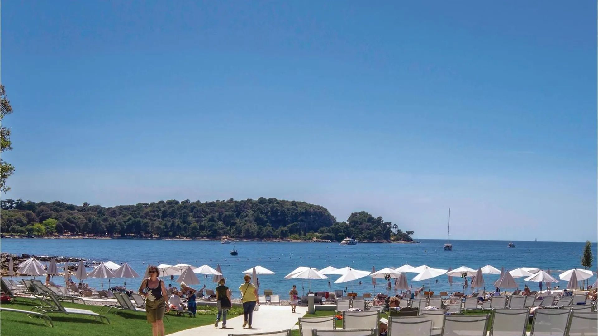 3 Bedroom Stunning Apartment In Rovinj
