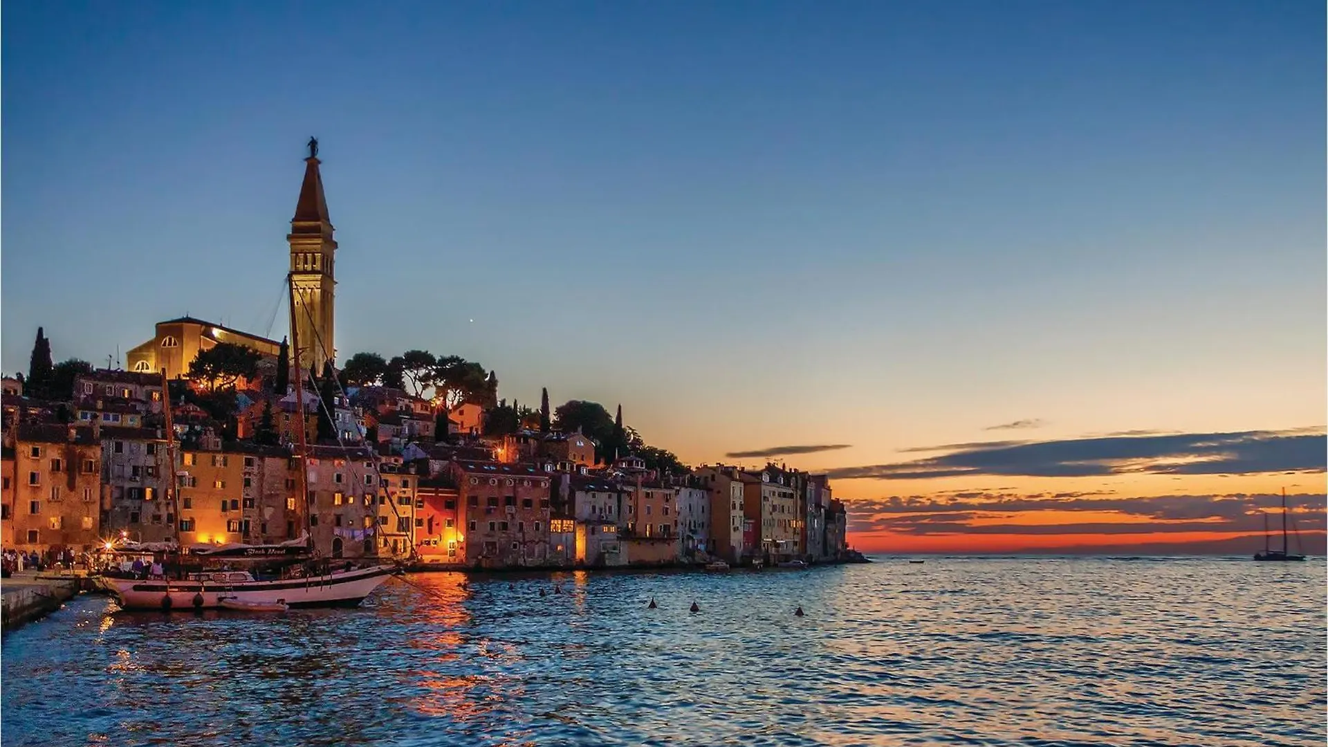 3 Bedroom Stunning Apartment In Rovinj 0*,