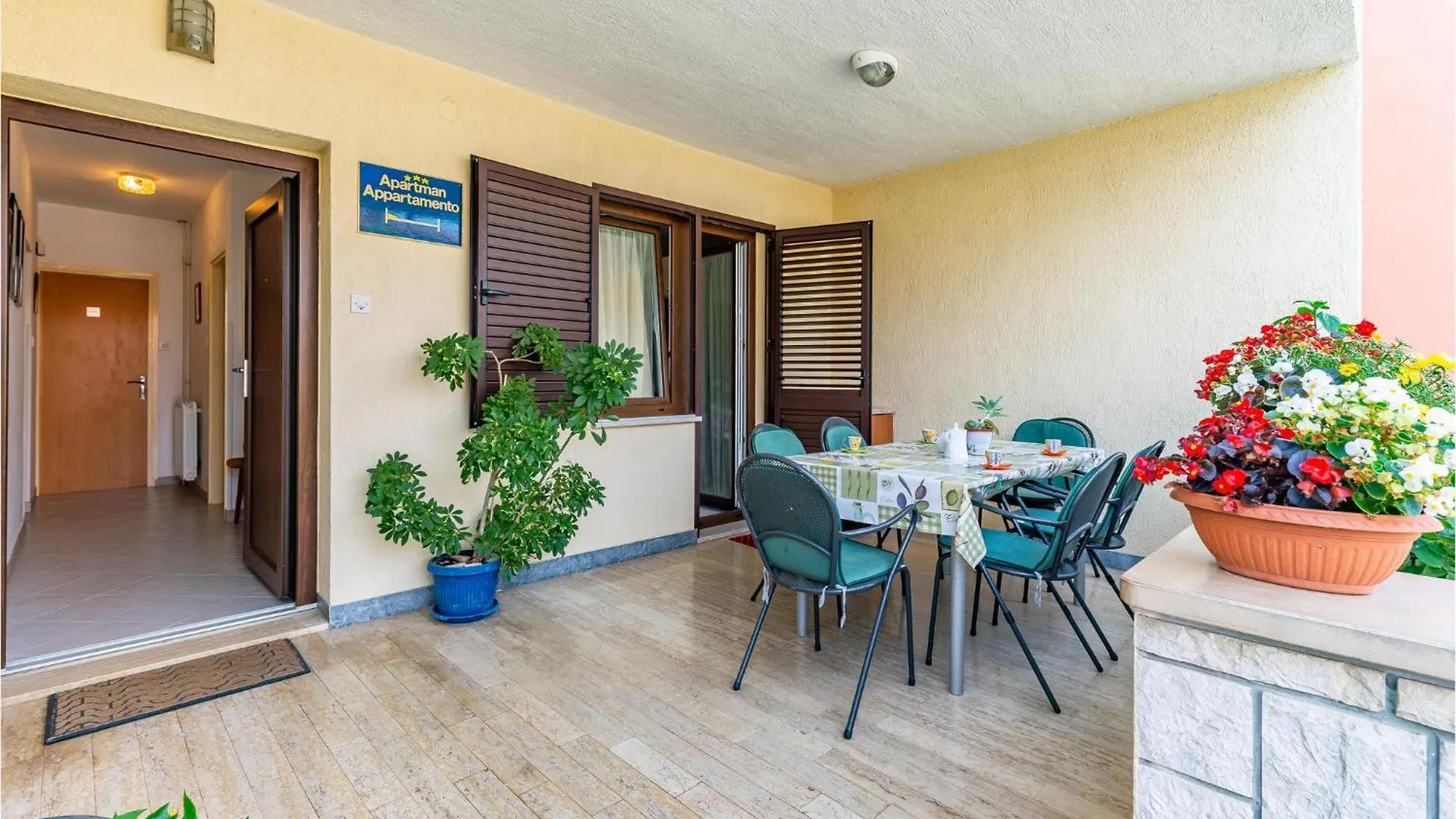 3 Bedroom Stunning Apartment In Rovinj